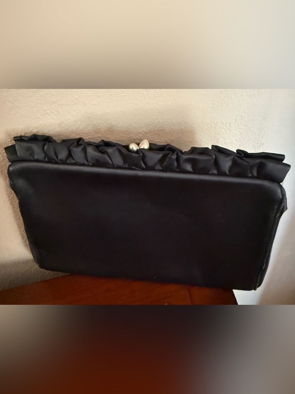 VTG 50s 60s HL Harry Levine Black Satin Ruffled Kiss Lock Clutch Purse